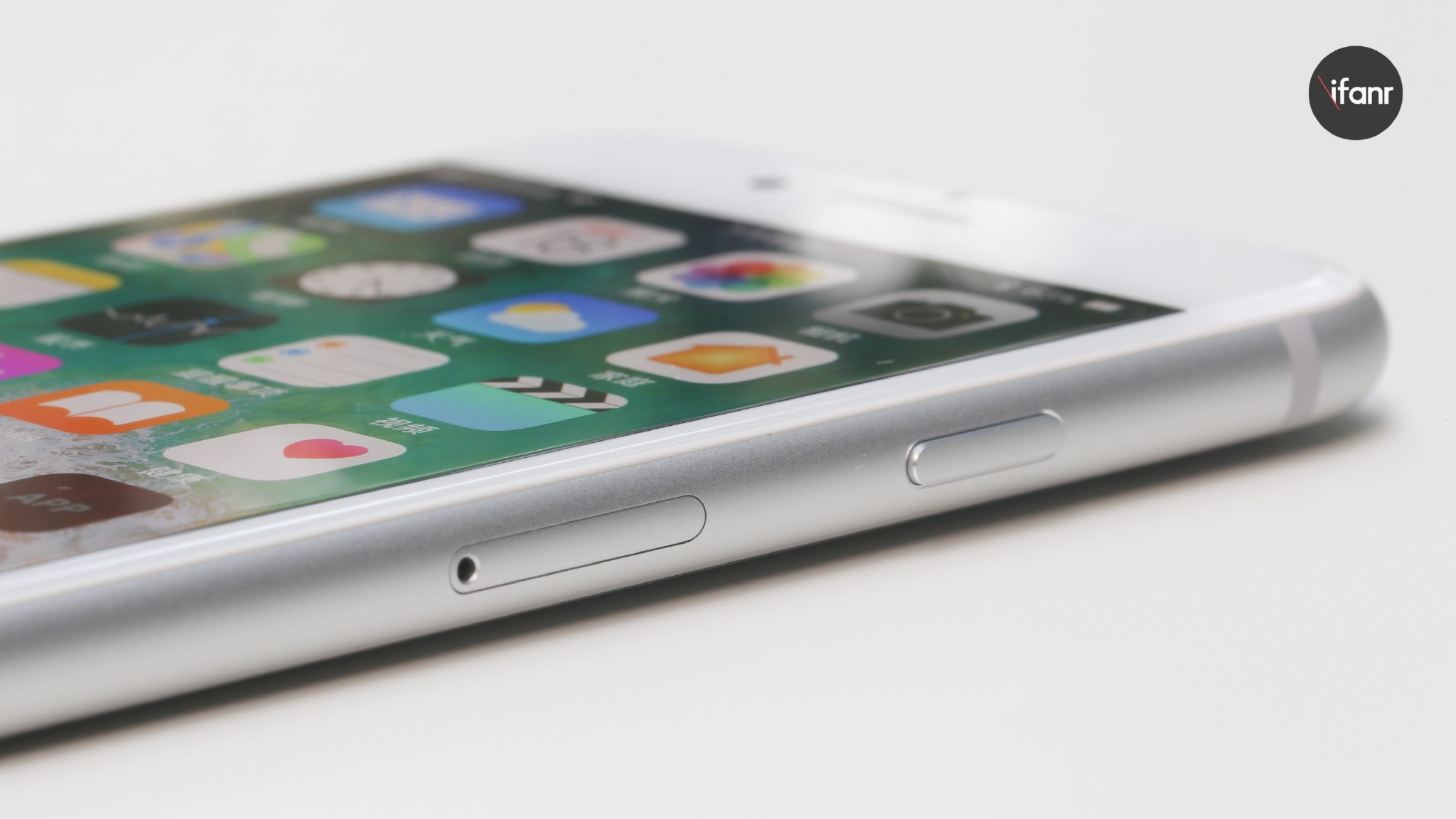 苹果8高精仿手机仿苹果手机涂鸦软件-第1张图片-太平洋在线下载
