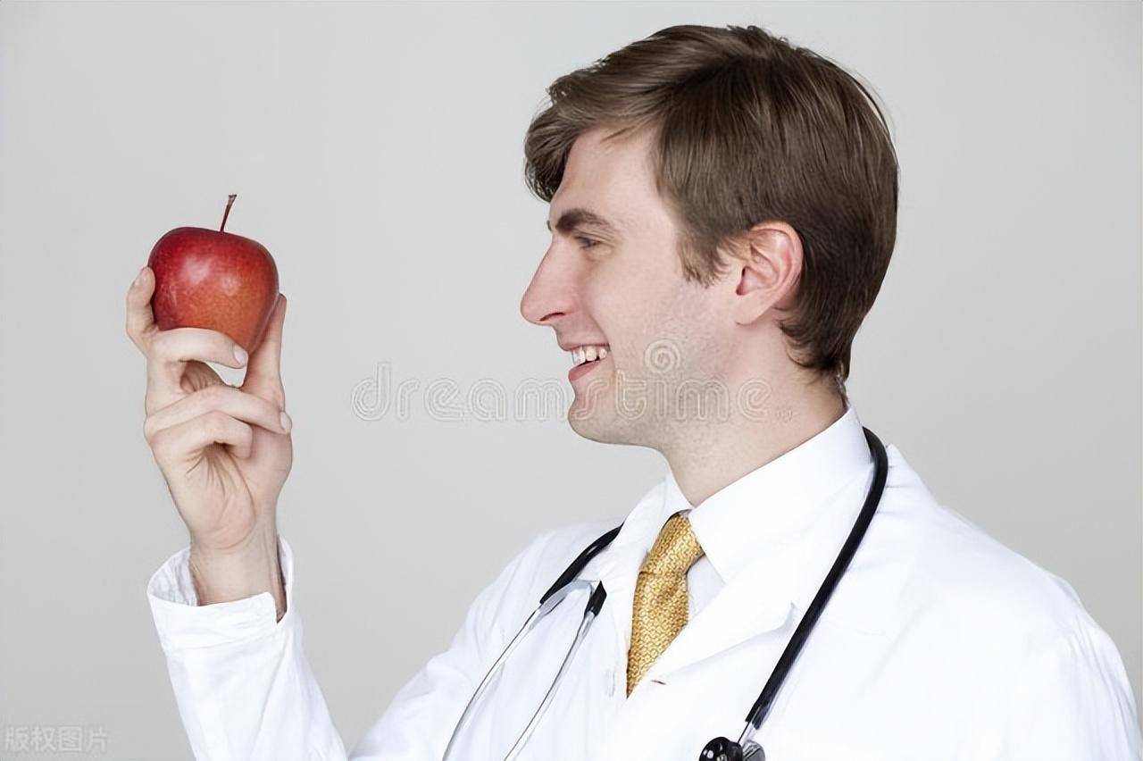 健康160医生版 苹果:女子坚持每天吃一个苹果，半年后身体发生了哪些变化？
